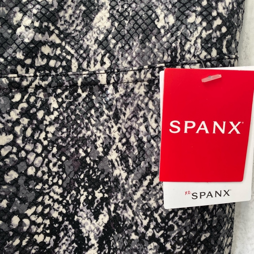 Spanx Faux Leather Leggings HighWaist Full Length Sz Medium Athletic Wear New - Picture 8 of 11